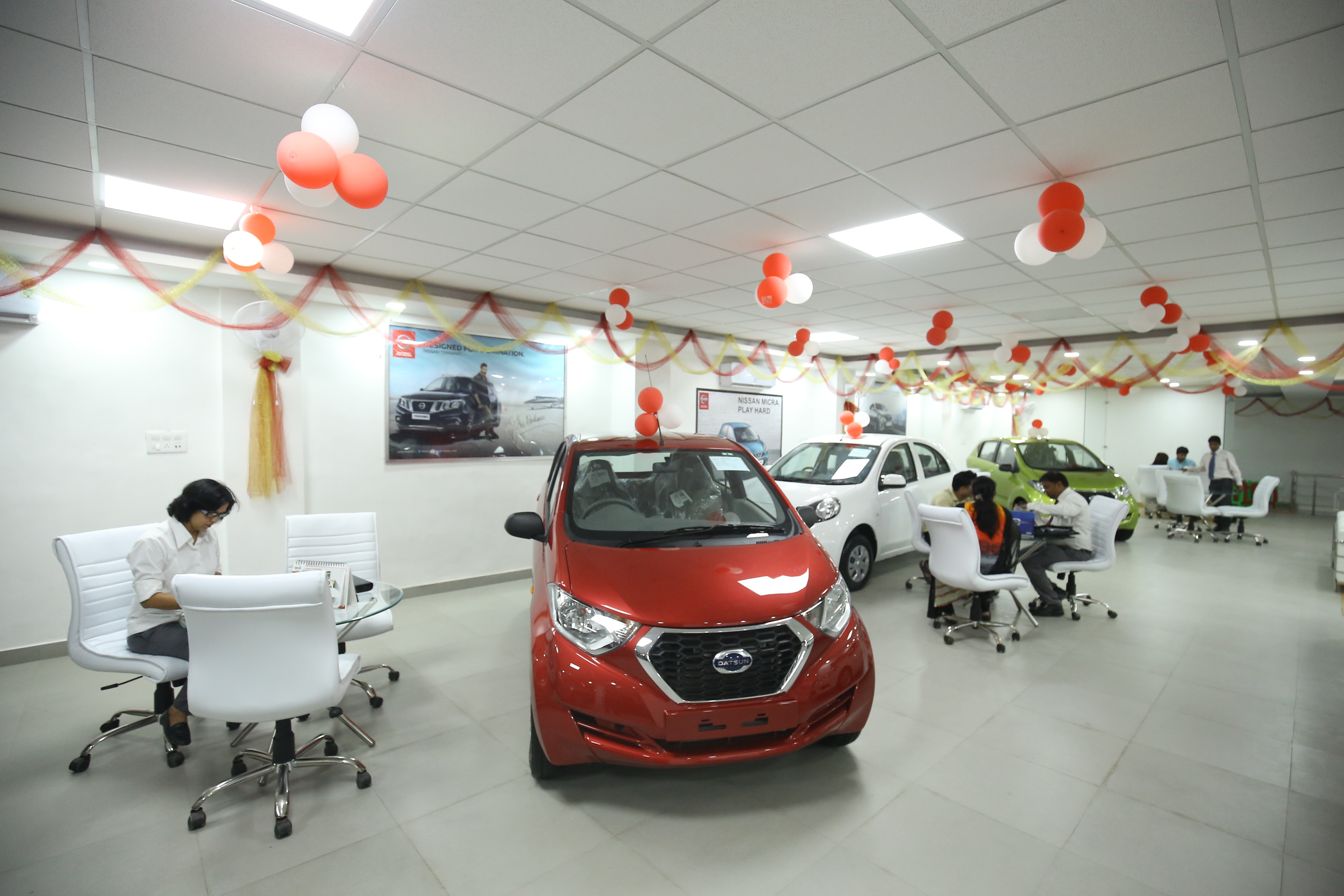 automotive sales consultant-retail
